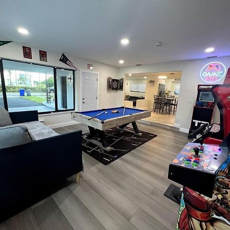 Modern Tropical Oasis With Arcade, Hottub & Minigolf Villa Hollywood Exterior foto