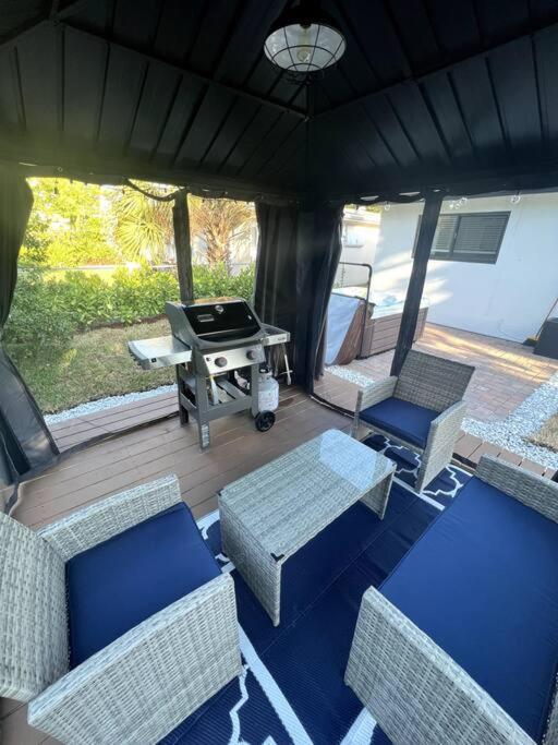 Modern Tropical Oasis With Arcade, Hottub & Minigolf Villa Hollywood Exterior foto