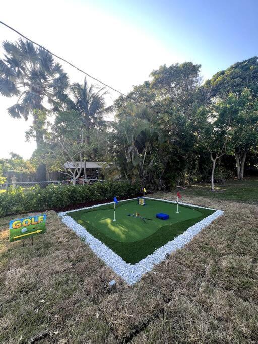Modern Tropical Oasis With Arcade, Hottub & Minigolf Villa Hollywood Exterior foto